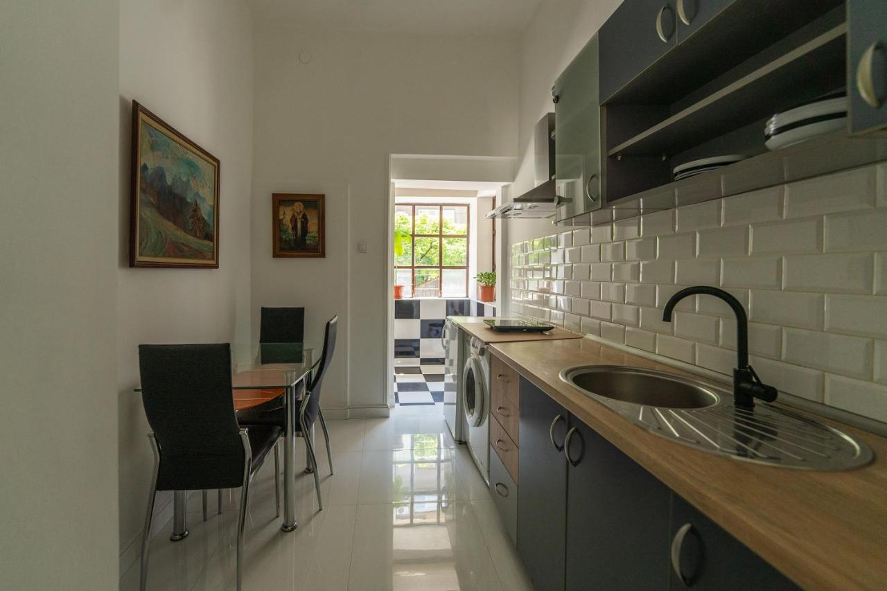 Sleep Hostel Ni Extérieur photo